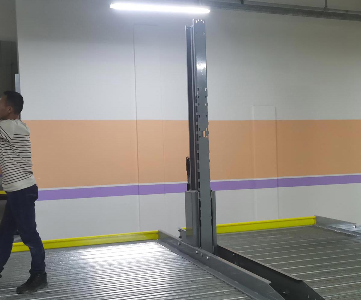 銅川立體車庫用上飛機(jī)的升降機(jī)械技術(shù)